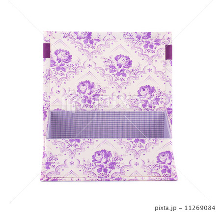 Opened handmade gift box. 11269084