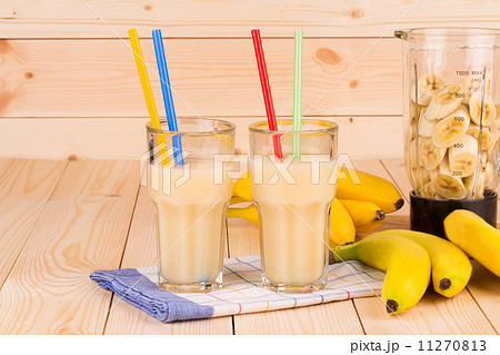 Banana juice and blender. Banana juice and blender. 11270813
