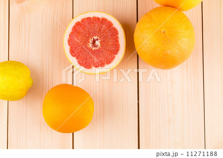 Fresh oranges lemons and grapefruit Fresh oranges lemons and grapefruit 11271188