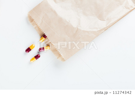 Dangerous drag in paper bag 11274342