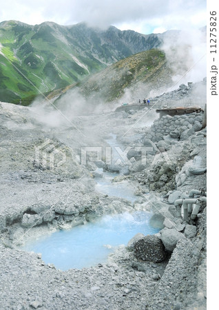 富山県 夏山 中部山岳国立公園 立山室堂の地獄谷 富山県 夏山 中部山岳国立公園 立山室堂の地獄谷 11275826