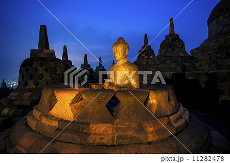 Borobudur Buddist temple 11282478