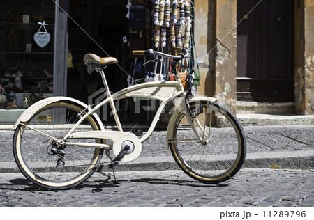 Vintage italian style bicycle Vintage italian style bicycle 11289796