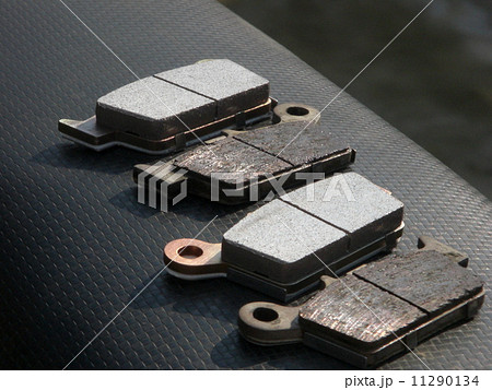 ブレーキパッド　新品と磨耗品 11290134
