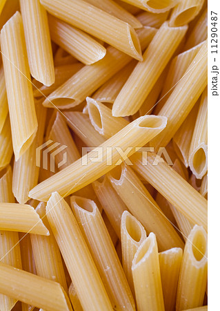 penne dry pasta 11290487