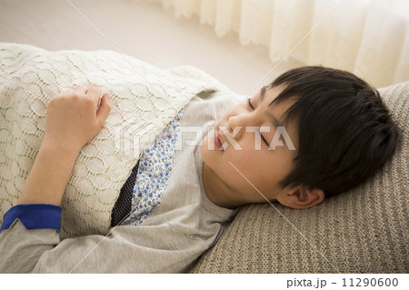 寝る子供 11290600