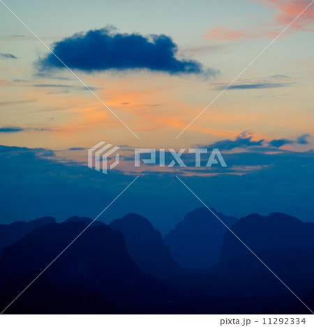Mountains at sunset 11292334