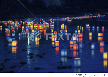 灯ろう流し　和歌山　紀ノ川祭り 11293351