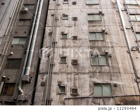 古い雑居ビルの壁面の写真素材