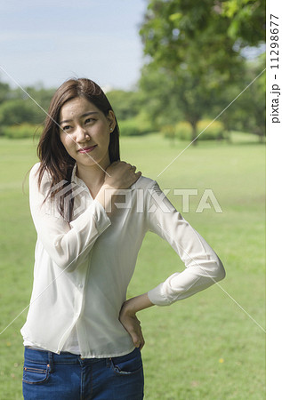 woman got neck pain 11298677