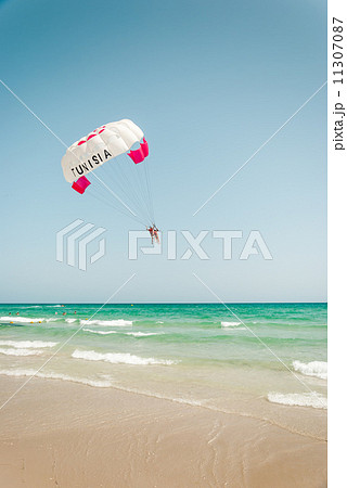 parasailing 11307087