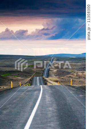 Ondulated and empty road in the sub-artic icelandic landscape Ondulated and empty road in the sub-artic icelandic landscape 11308300