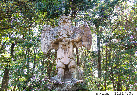 天狗の石像　 11317206