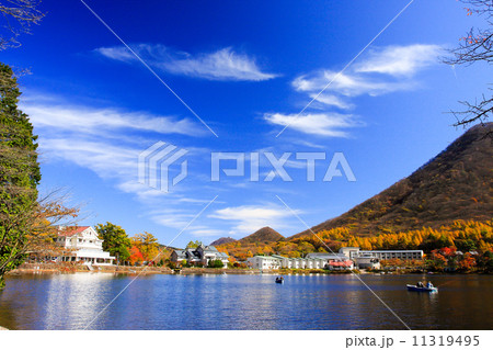 晩秋の榛名湖 11319495