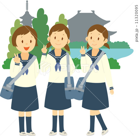 修学旅行で記念写真を撮る中学生女子 修学旅行で記念写真を撮る中学生女子 11320095