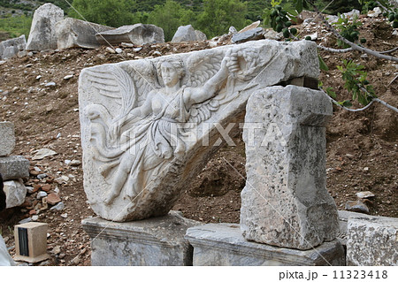 勝利の女神ニケのレリーフ 11323418