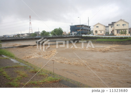 【2011.9.20 台風15号 春日井市内津川放水路】 【2011.9.20 台風15号 春日井市内津川放水路】 11323680