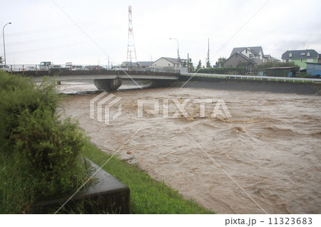 【2011.9.20 台風15号 春日井市内津川放水路】 【2011.9.20 台風15号 春日井市内津川放水路】 11323683