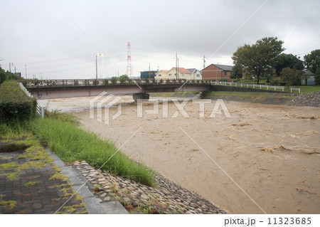 【2011.9.20 台風15号 春日井市内津川放水路】 【2011.9.20 台風15号 春日井市内津川放水路】 11323685