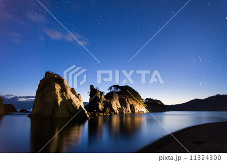 夜明け前の浄土ヶ浜 11324300