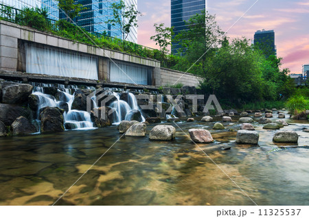 Cheonggyecheon Stream 11325537