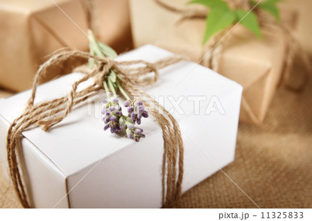 手作りのギフトボックス 11325833