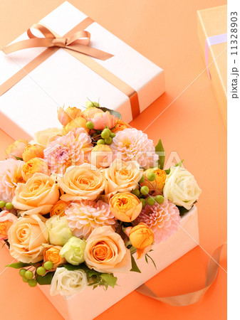 ギフト、花のアレンジ 11328903