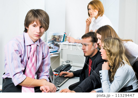 Businessman in office 11329447