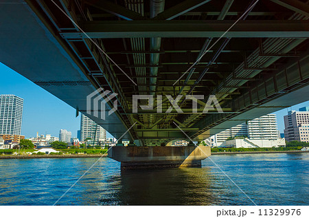 橋の下 11329976
