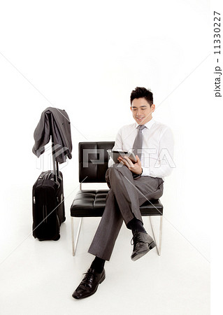 Travelling Businesman with Trolleybag Travelling Businesman with Trolleybag 11330227
