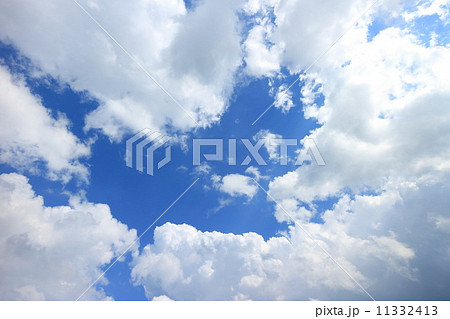 青空と雲 11332413