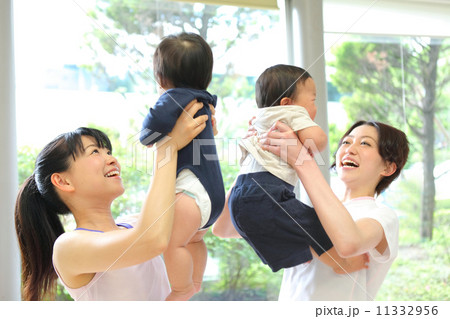 赤ちゃん　親子　習い事 11332956