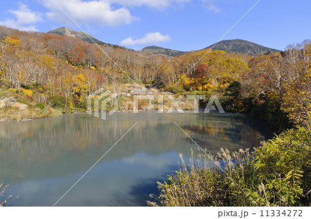八甲田の紅葉　地獄沼 11334272