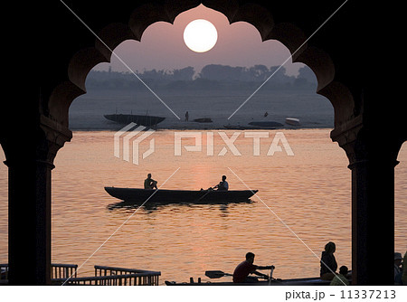 River Ganges - Sunrise - India River Ganges - Sunrise - India 11337213