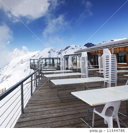 caffe on mountain 11344786