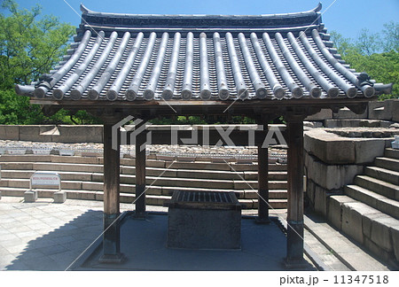 大阪城の「金明水井戸屋形」（大阪城公園／大阪府大阪市中央区大阪城） 11347518
