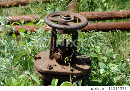 The old water gate ( crane ) The old water gate ( crane ) 11355571