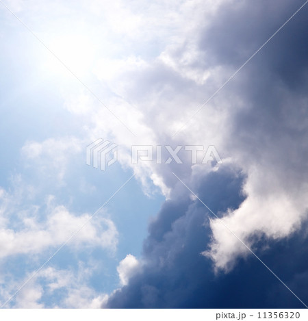 Sun in the clouds 11356320