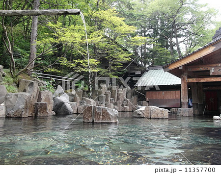 水上の宝川温泉には混浴の露天風呂がありますの写真素材