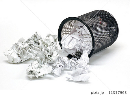 garbage can and paper 11357968