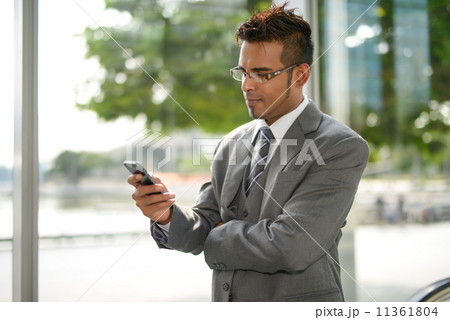 Businessman using phone 11361804