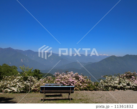 身延山北側展望台からみる南アルプス連峰 11361832
