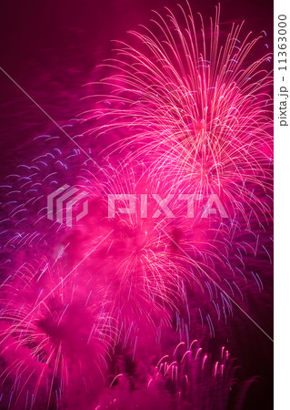 打上げ花火 11363000