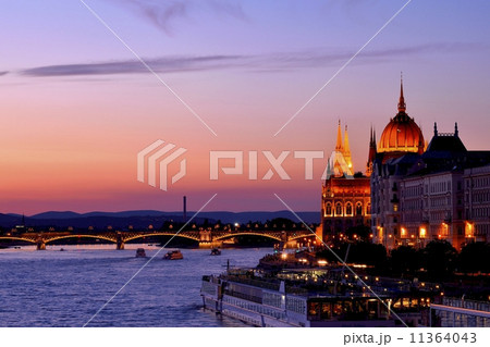 世界遺産 ドナウ河岸の夕景 世界遺産 ドナウ河岸の夕景 11364043