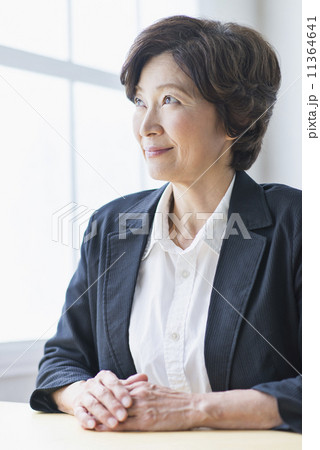 女性役員・管理職 11364641