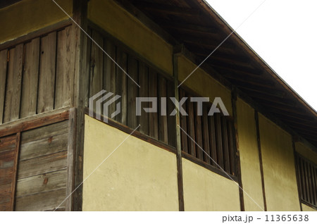 古民家の連子窓　無双連子窓の造り 11365638