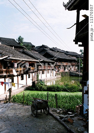 中国貴州_岜扒（ビャパー）村の景色 11370307