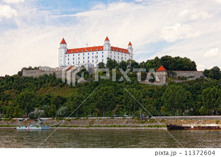Medieval castle on the hill against the sky, Bratislava, Slovakia Medieval castle on the hill against the sky, Bratislava, Slovakia 11372604