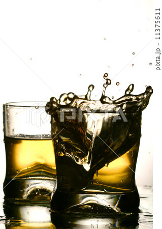whiskey splash 11375611