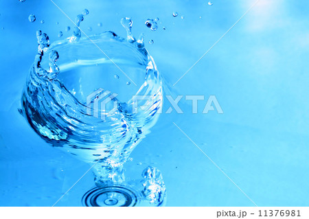 blue water splash 11376981